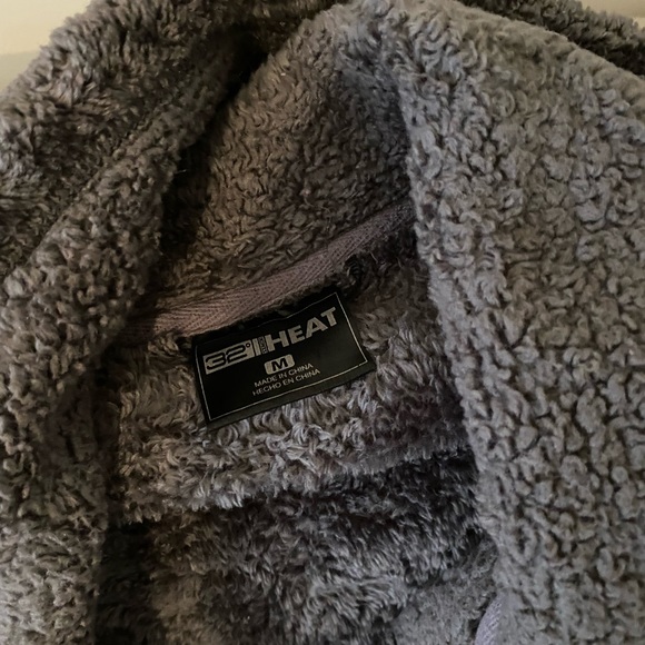 32 Degree Jacket - Picture 2 of 2